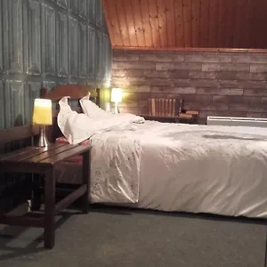 https://auberge-de-mandrin.hotels-rhonealpes.com